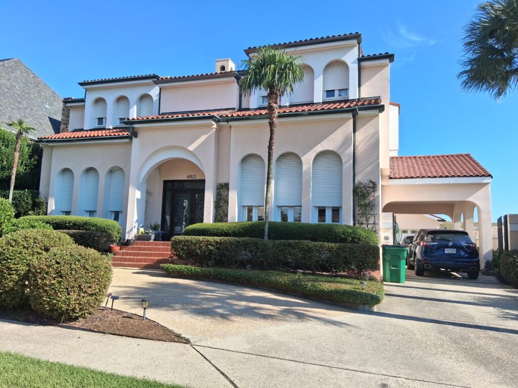 Spanish tile roof worked in meitairie