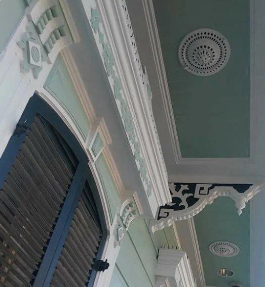 exterior painting of a soffit and house in the French Quarter New Orleans